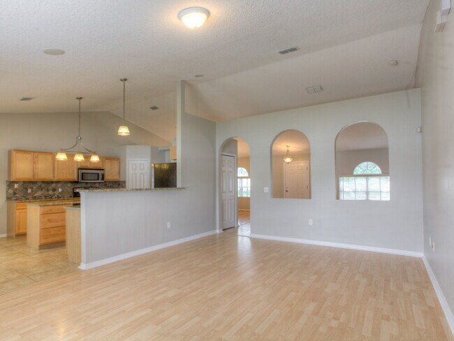 Foto del edificio - 744 Westcliffe Dr