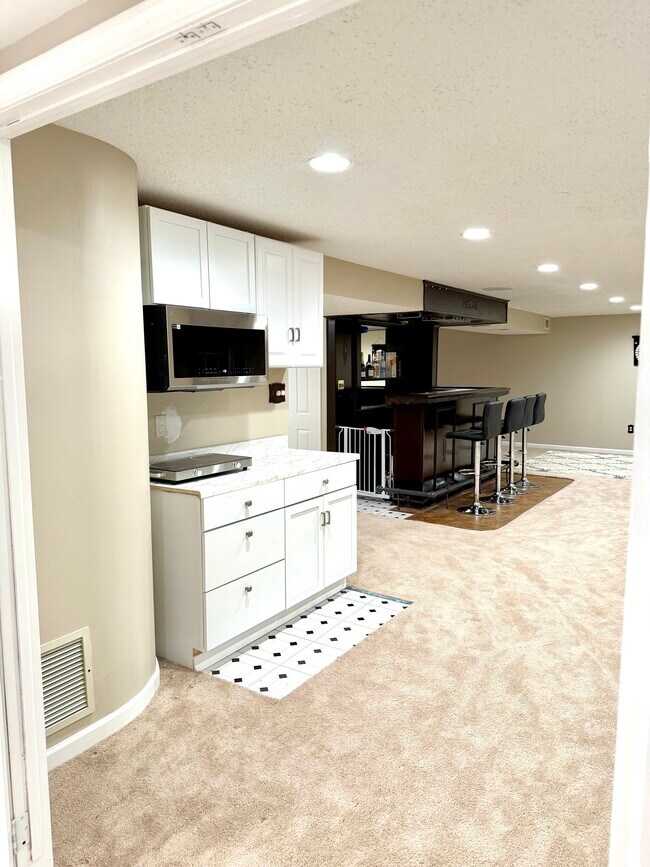 Foto del edificio - 3729 Hetten Ln
