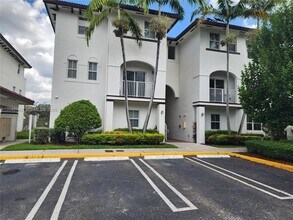 Building Photo - 8960 NW 97th Ave