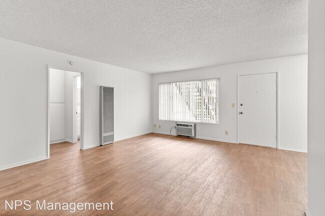 Foto del edificio - Studio, 1 bath Apartment - 8331 Lampson Av...