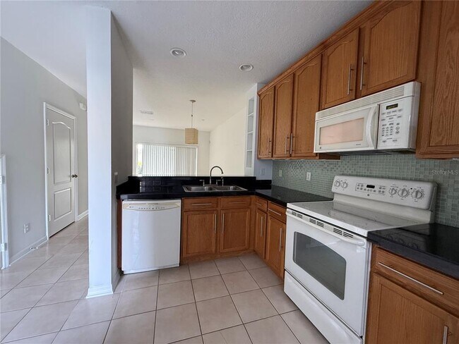 Foto del edificio - 3549 Wilshire Way Rd