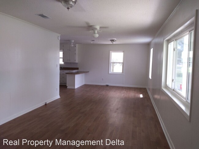 Building Photo - 3 br, 1 bath House - 3274 Hwy. 157