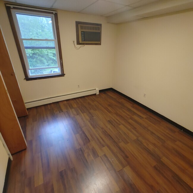Building Photo - 39 Stonybrook Rd