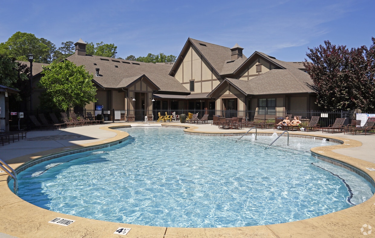 University Village at 2505 - University Village at 2505