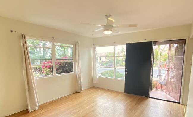 Building Photo - South Park 2/Bedroom Cottage w/Garage