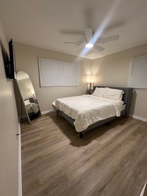 Guest Room - 6702 Songwood Dr