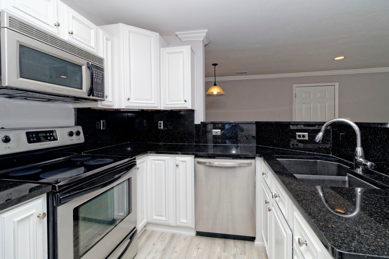 100 Kensington Blvd Unit Estate at Westbury, Bluffton, SC 29910 Condo