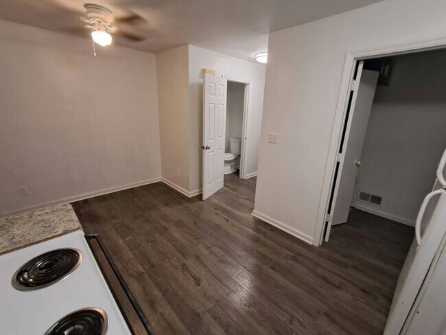 Foto del edificio - 3532 Dorham Pl