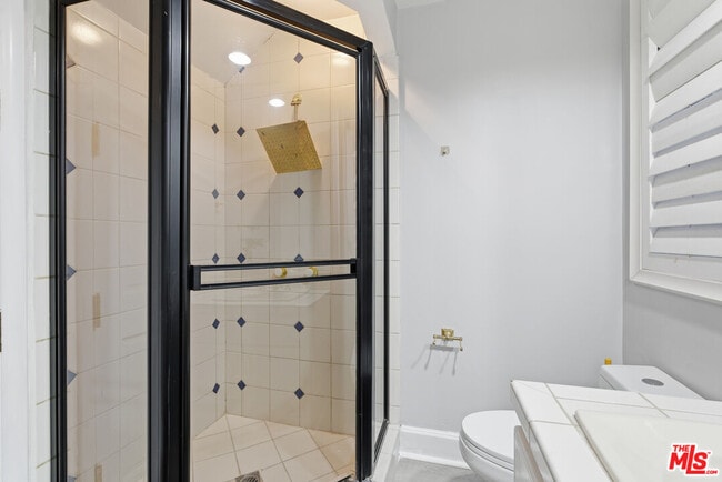 Building Photo - 703 Trenton Dr