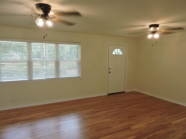 Foto del edificio - 3134 Auburn Rd