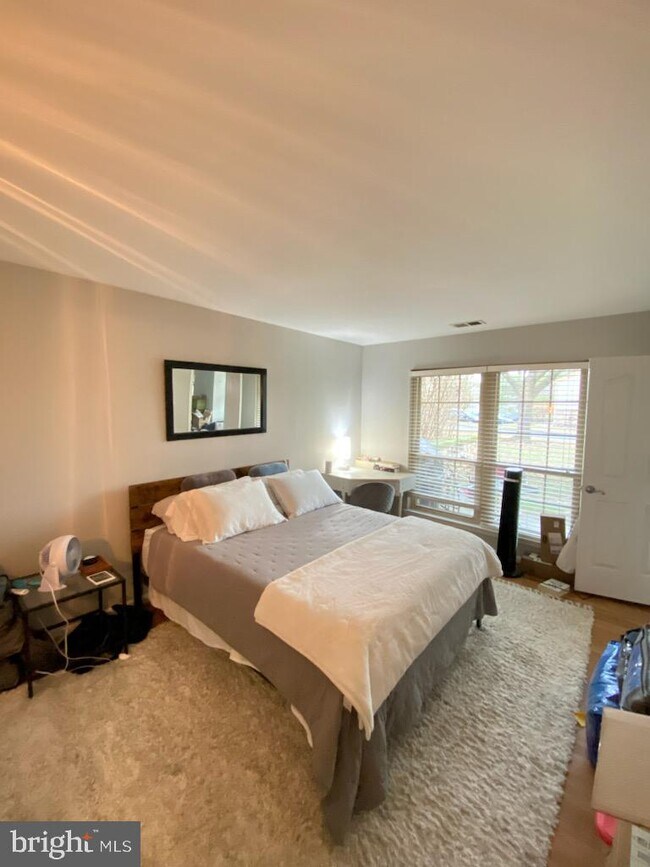 Foto del edificio - 507 Foxmeadow Dr