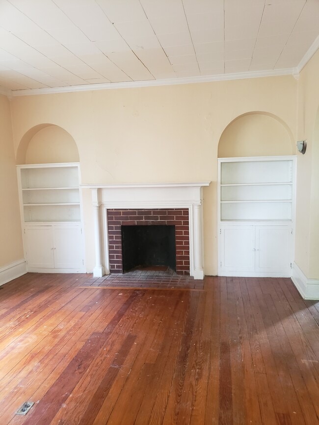Building Photo - 325 N Lorimier St