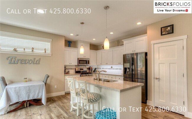 Building Photo - Embrace Elegance and Comfort in South Hill...