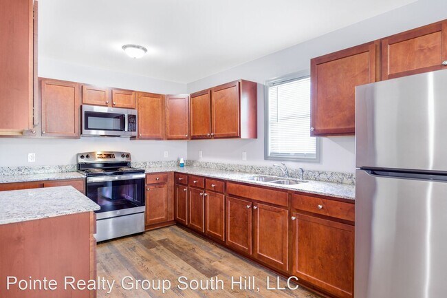 Building Photo - 3 br, 2 bath House - 111B Center Street