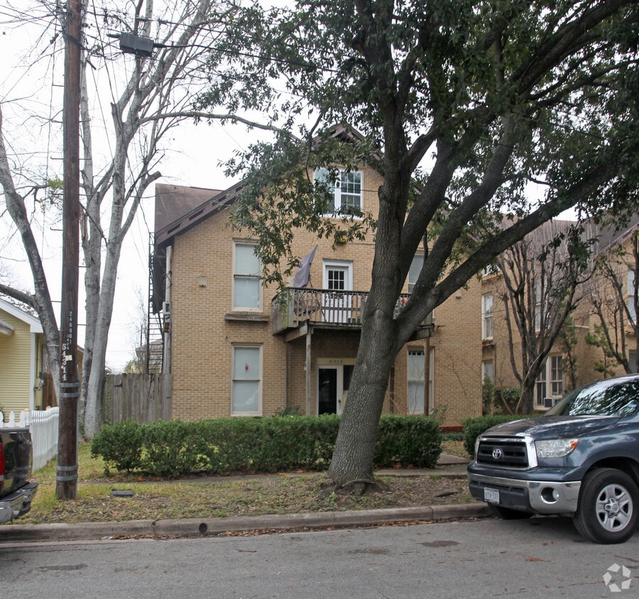 Primary Photo - 3416 Morrison St