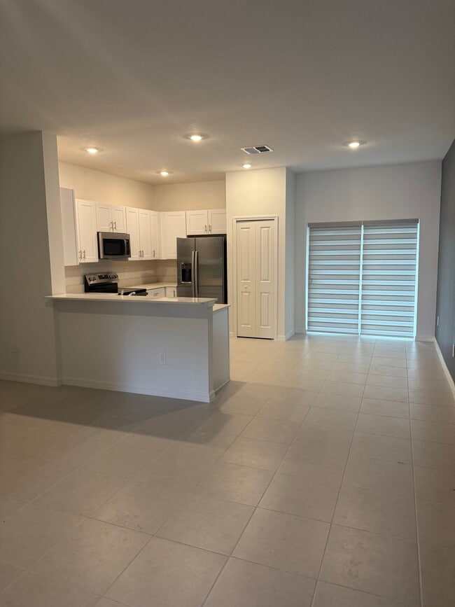 Foto del edificio - 2689 Buttercup Lucine Ln