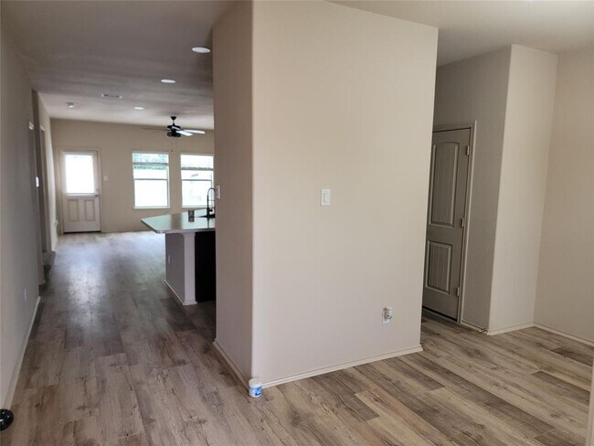 Building Photo - 20211 Louetta Reach Dr