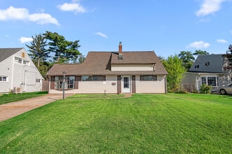 Building Photo - 305 Northpark Dr