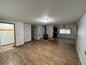 Building Photo - 1100 W Turnaround