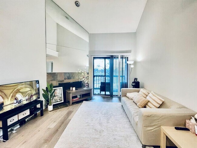 Foto del edificio - 8888 Tallwood Dr