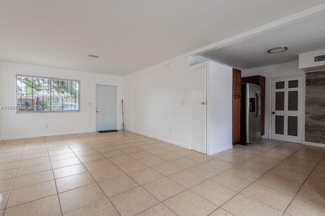 Foto del edificio - 1301 NE 153rd St