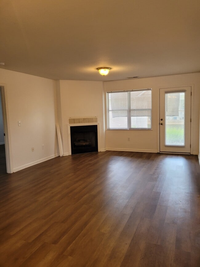 Building Photo - 203 Olde Covington Way