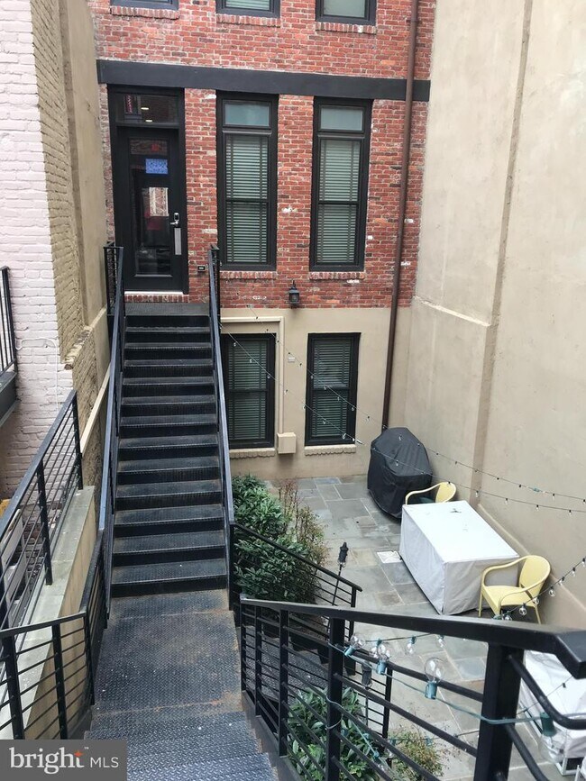 Building Photo - 430 M St NW