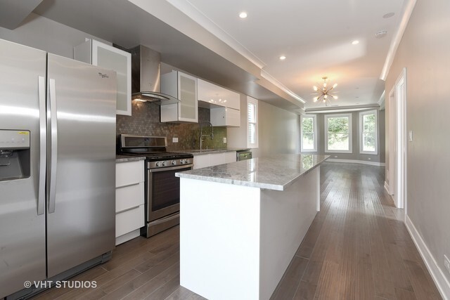 Kitchen north view - 3625 W Oakdale Ave