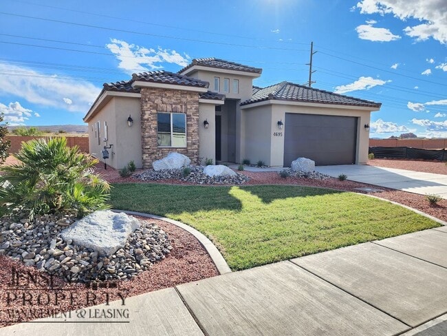 Building Photo - Beautiful Newer Home in Sedero-By Sand Hollow