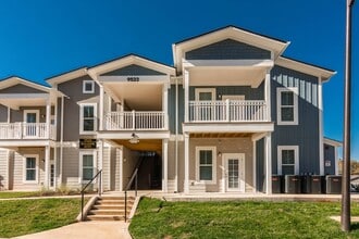 Building Photo - Village at Westland Cove Apartments