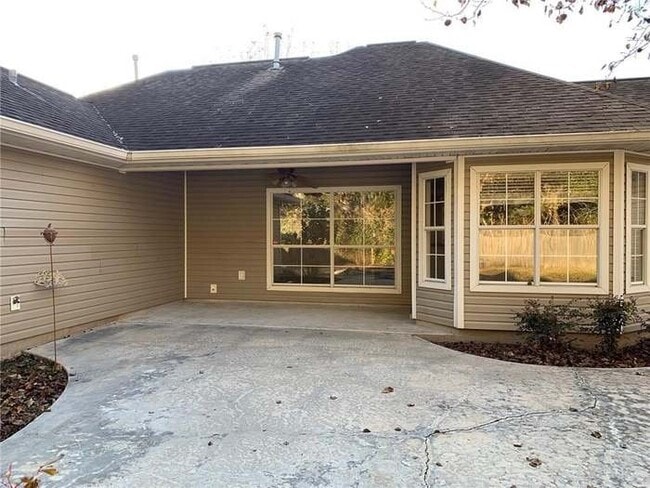 Building Photo - 39364 W Brookfield Dr
