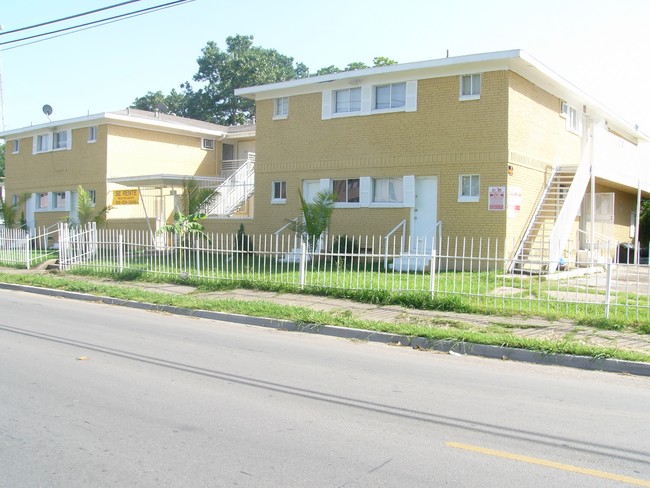 Building Photo - North Carroll Terrace