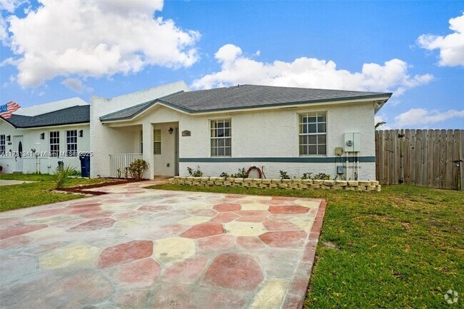 Building Photo - 11605 SW 147th Ter