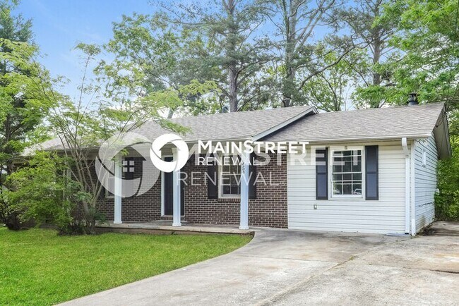Foto del edificio - 3 Bedroom Pet-Friendly Home in Riverdale, GA with Main Street Renewal