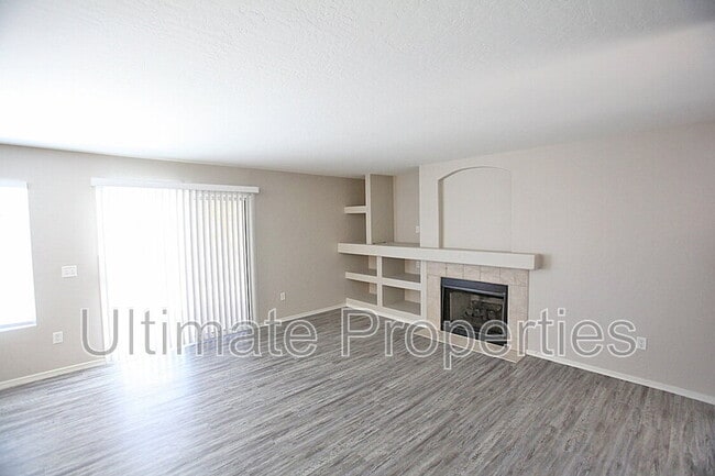 Foto del edificio - 6132 N Florence Ave