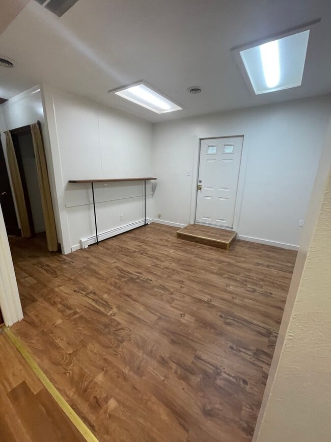 Building Photo - 152-D Main