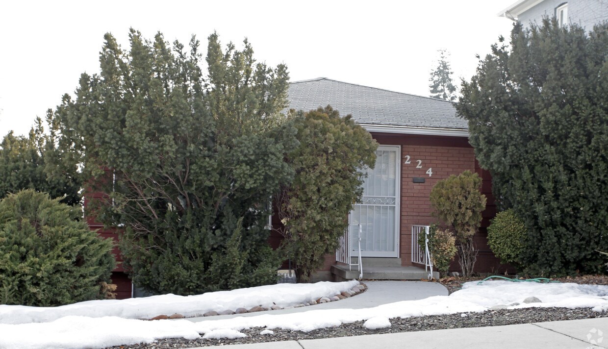 Building Photo - 224 5th Ave