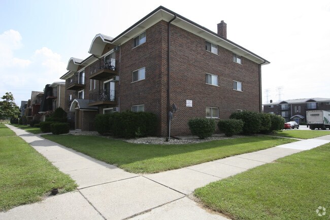 Building Photo - 2105 W 176th Pl