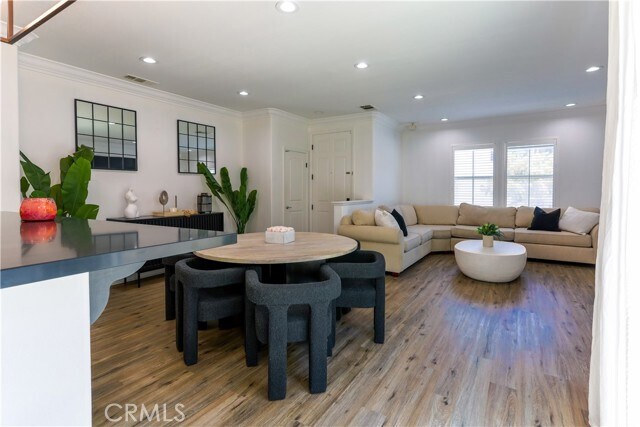 Foto del edificio - 974 Sweetbriar Ln