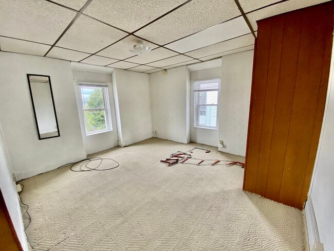 Building Photo - 217 Jones Ave