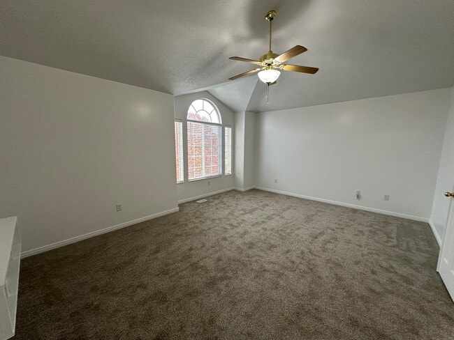 Foto del edificio - 2824 Ivory Way S