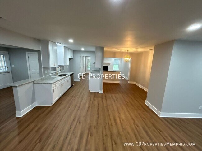 Foto del edificio - 1326 Whitewater-