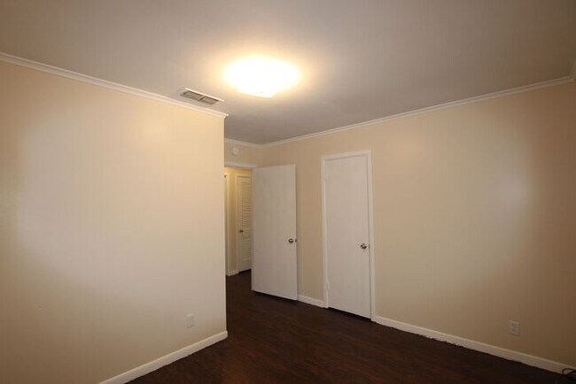 Building Photo - 435 Hudson St