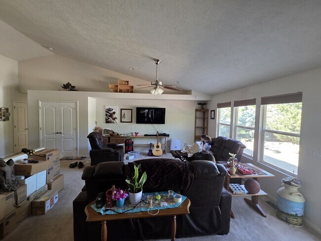 Foto del edificio - 5672 Ketch Ln