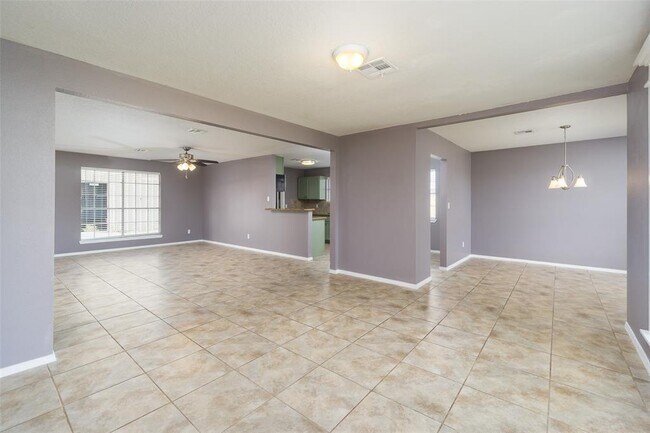 Foto del edificio - 4604 S Tower Rd