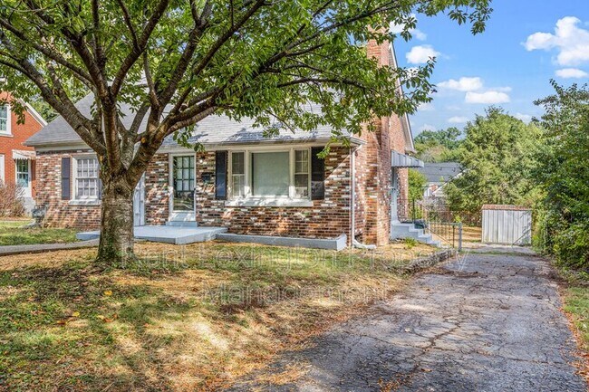 Foto del edificio - 312 Boiling Springs Dr