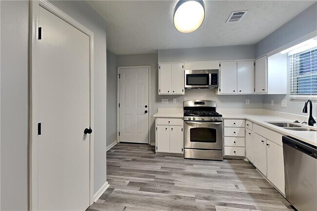 Building Photo - 4522 Inlet Rd