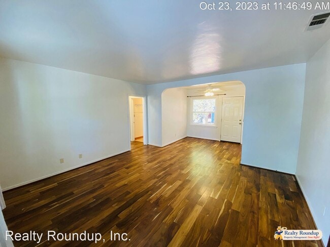 Building Photo - 3 br, 1.5 bath House - 1856 52nd St