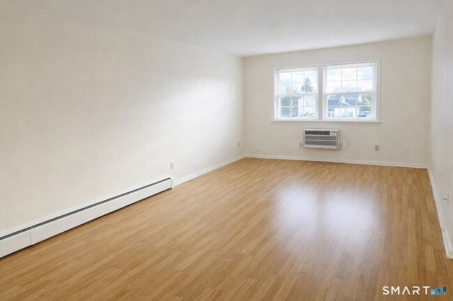 Building Photo - 84 Broad St