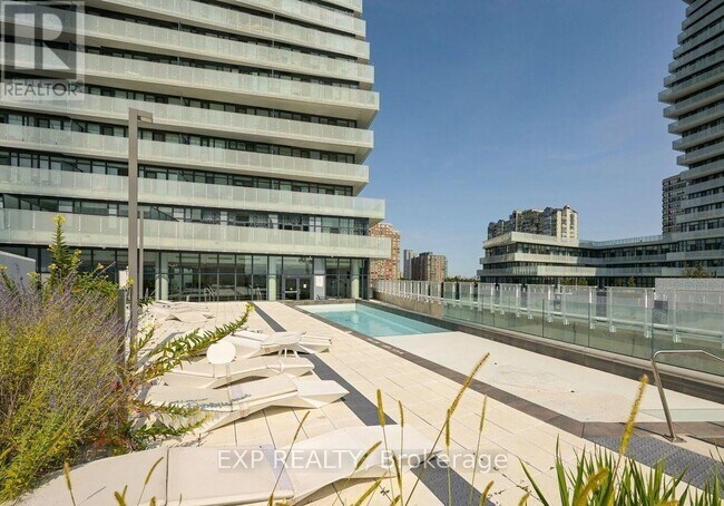 Photo du bâtiment - 3900 Confederation Pkwy